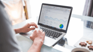 Quando o risco se disfarça de economia: o que você precisa saber sobre despesas pessoais e a nova tributação dos lucros