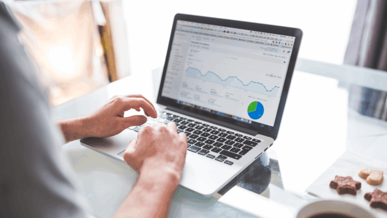 Quando o risco se disfarça de economia: o que você precisa saber sobre despesas pessoais e a nova tributação dos lucros